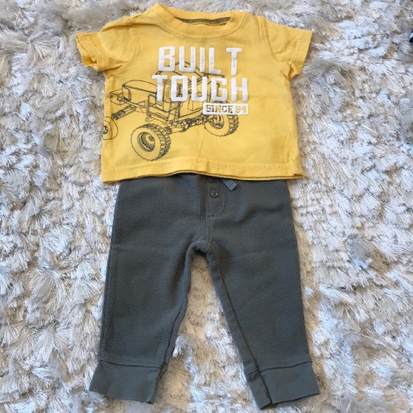 Carter’s Baby Boy Outfit, 6M - Picture 1 of 2